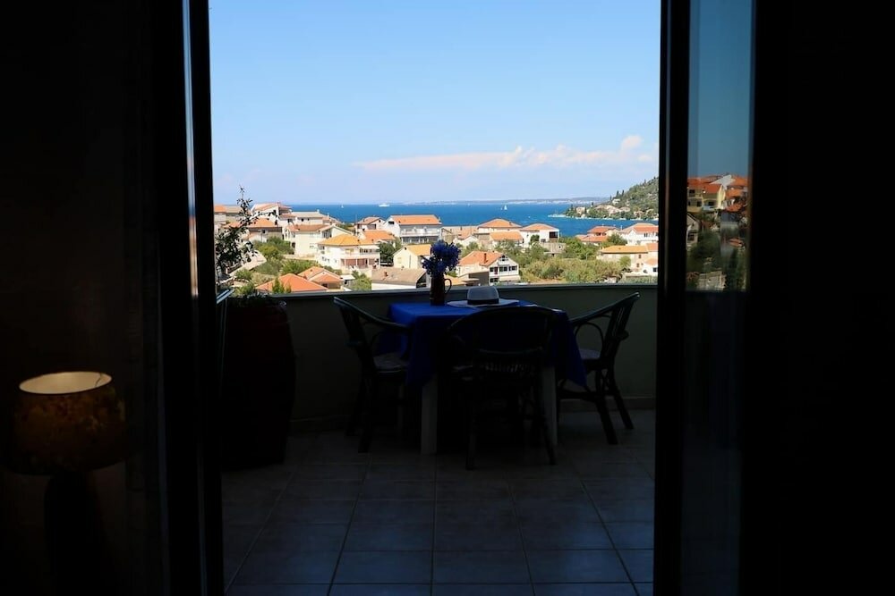 Фото Novis - Close to the sea - A2 Lucia