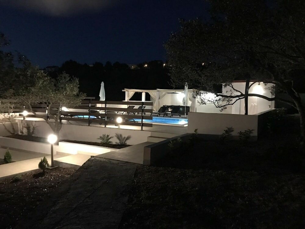 Фото Miroslava - With Pool - A1