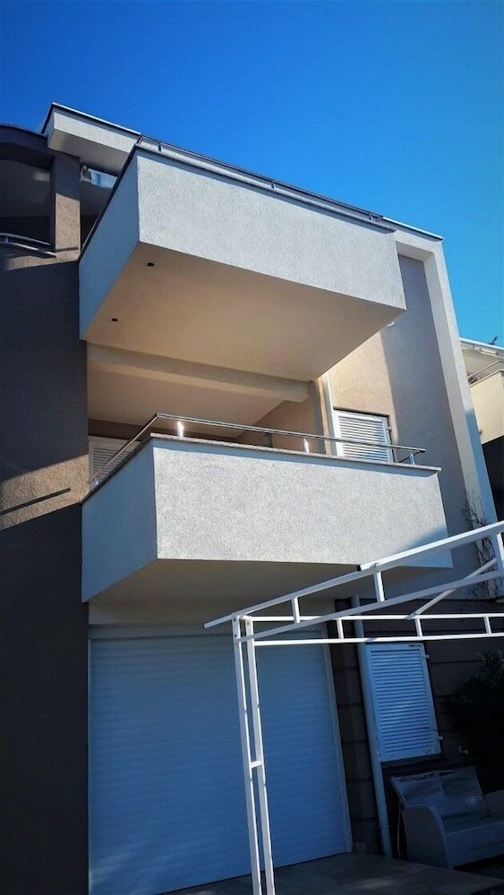 Фото Lily apartment