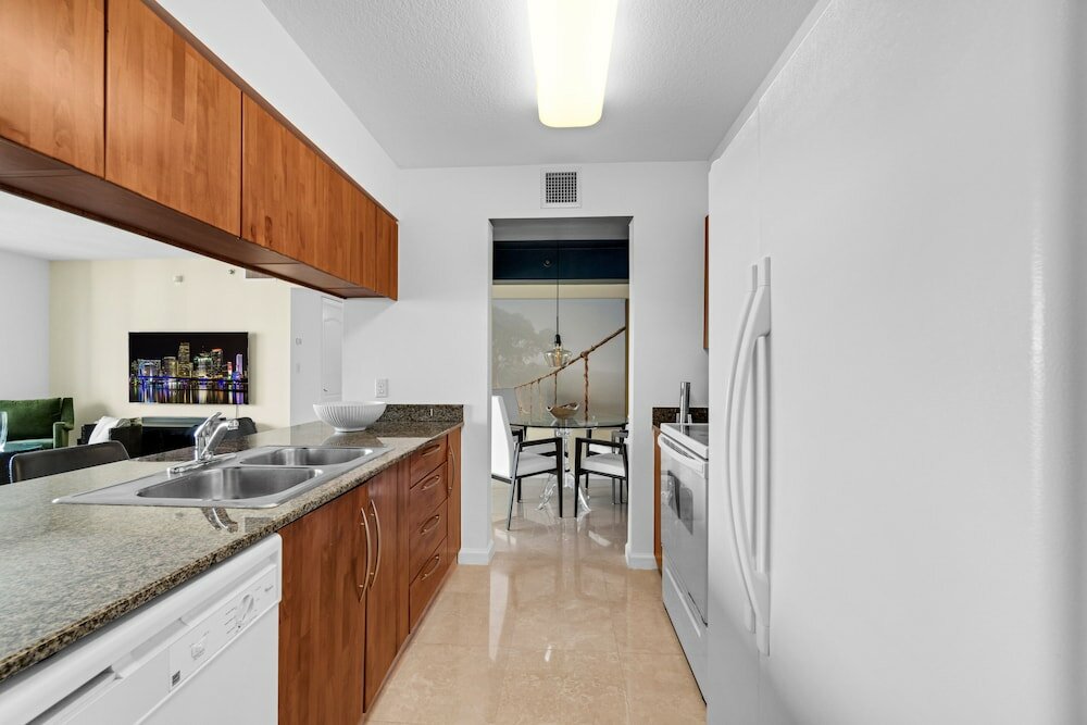 Фото Luxury Apartments W Pool & Ocean views