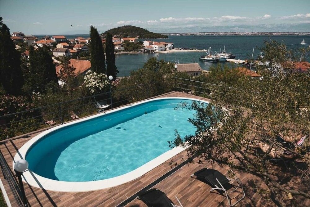 Фото Novis - Close to the sea - A2 Lucia