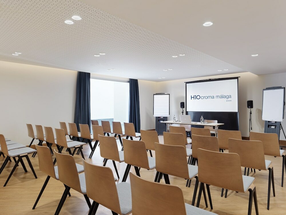 Фото H10 Croma Malaga