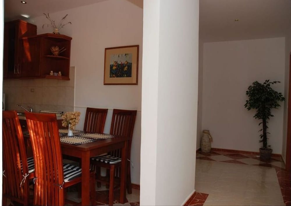 Фото Pero - 50 m From sea - A1 Ljiljana