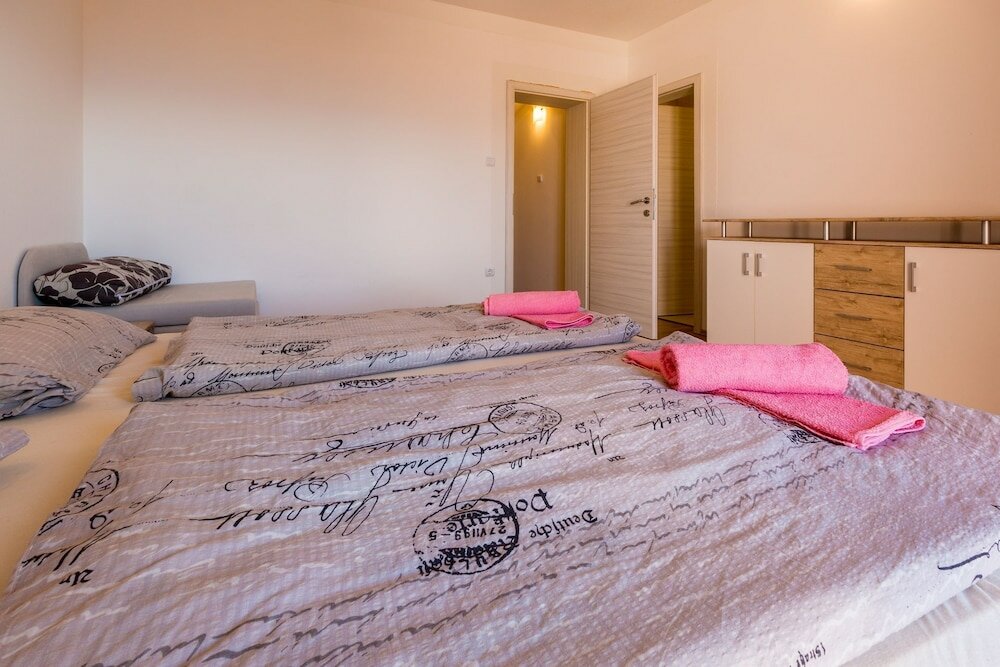 Фото Tomica - Open Pool - A4 Dvoetažni