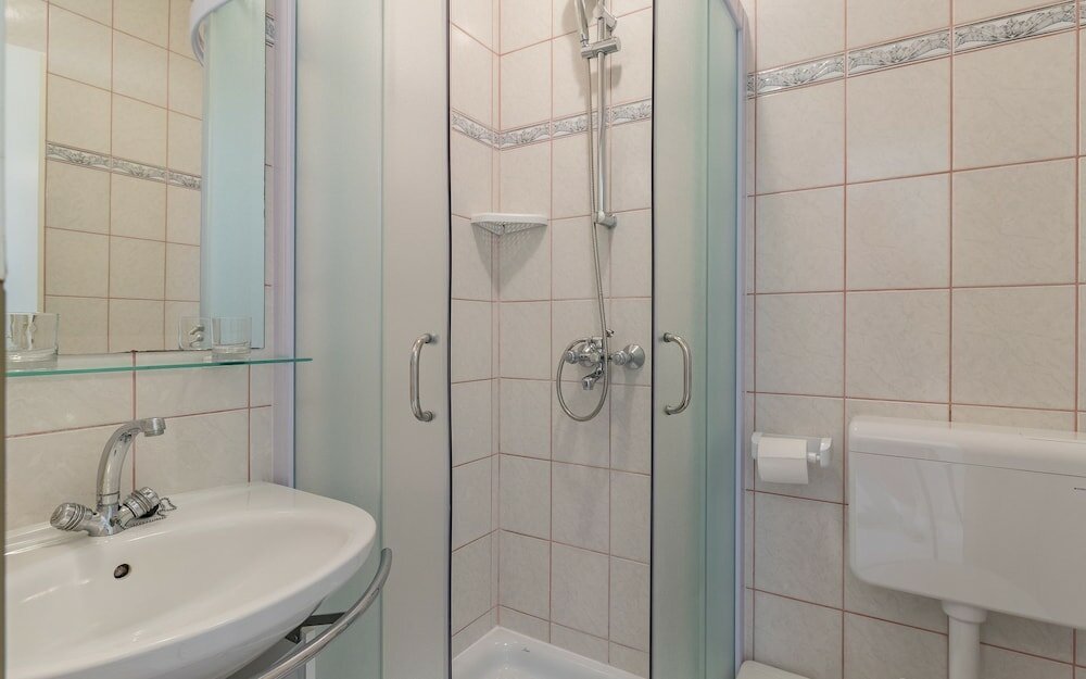 Фото Escape - 20 m From sea - White