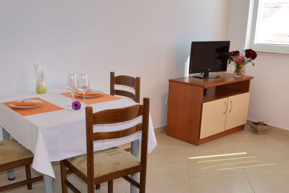 Фото Floral Apartments Pende