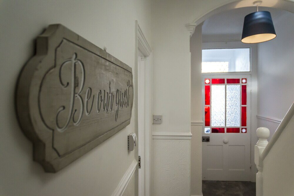 Фото Ivydene - 3 Bedroom Holiday Home - Tenby