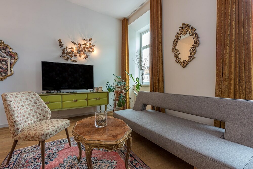 Фото Tromostovje II In Heart Of Ljubljana