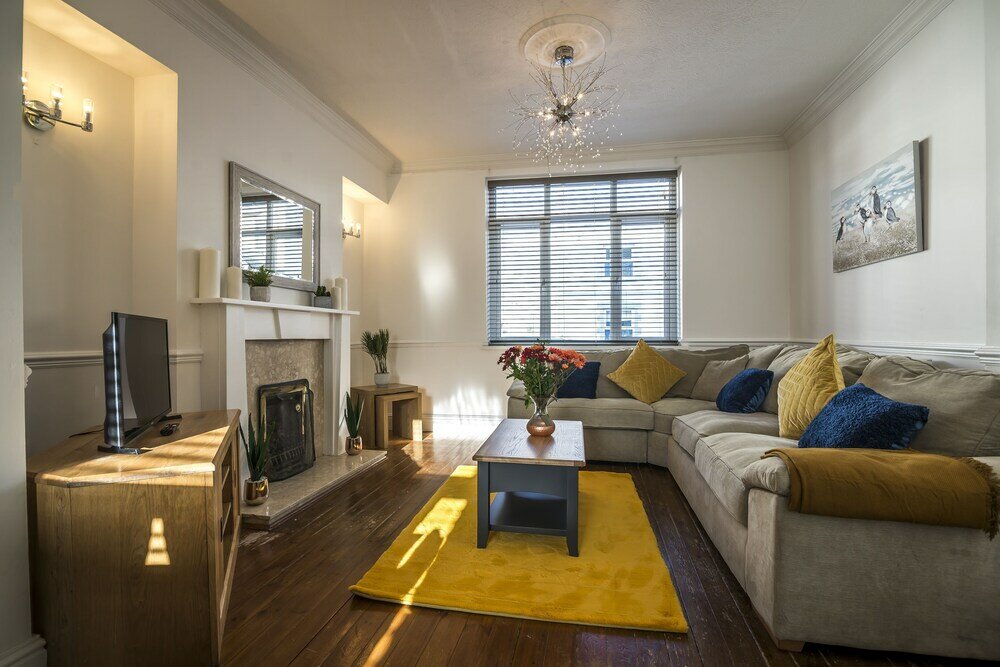 Фото Ivydene - 3 Bedroom Holiday Home - Tenby