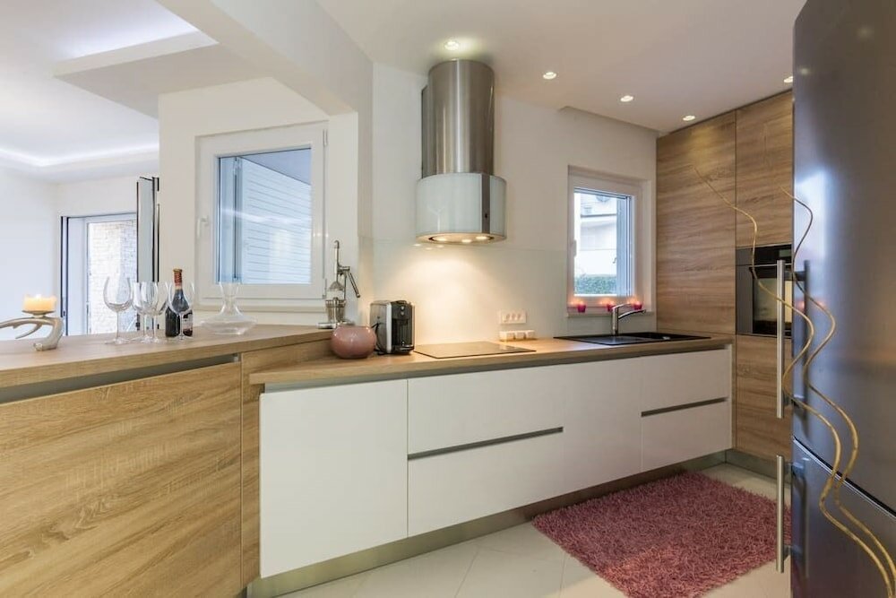 Фото Luxury Villa White Rose with the Pool