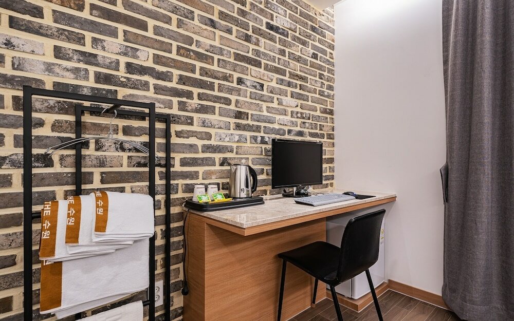 Фото Suwon Yeongtong Just Sleep Hotel