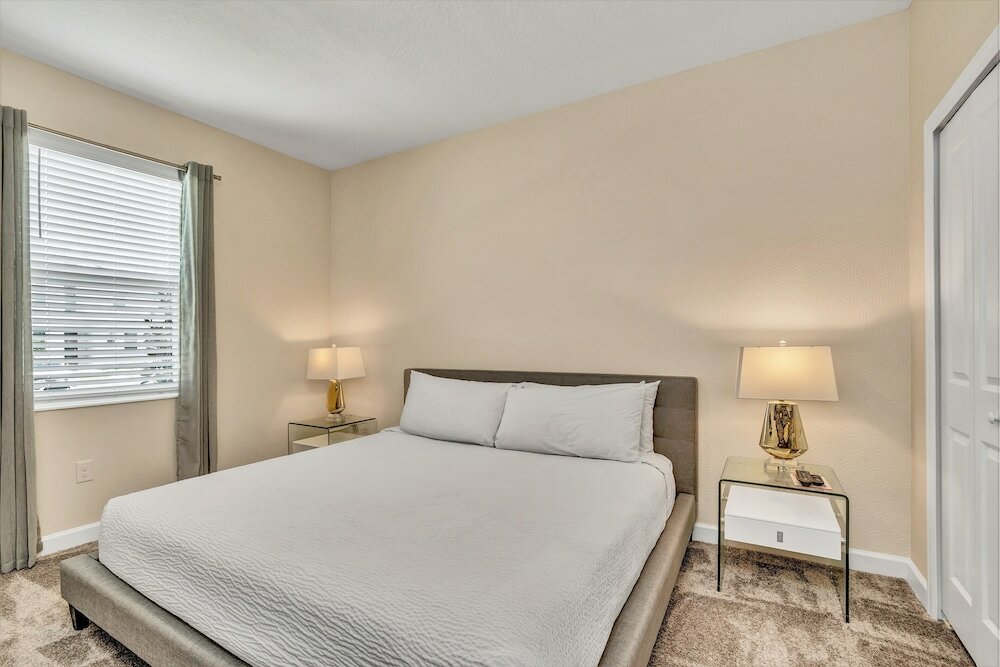 Фото 4530 Narrative Ln