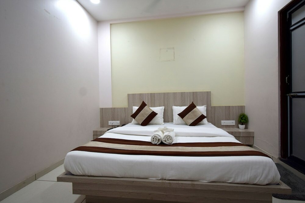 Фото Отель Embassy