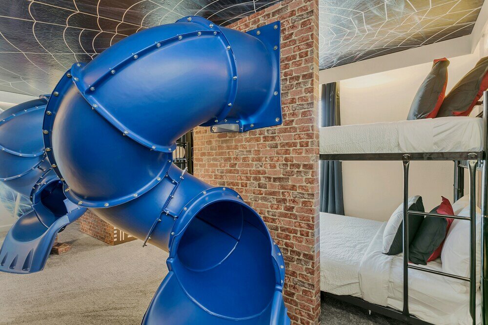 Фото Must See Villa! Private Poolthemed Roomstheater!