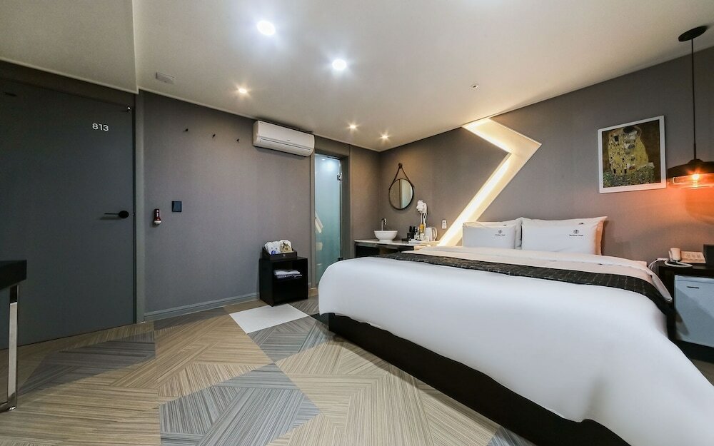 Фото Changwon Boutique Hotel Gung