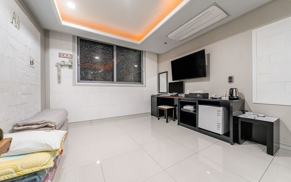 Фото Incheon Crystal Hotel