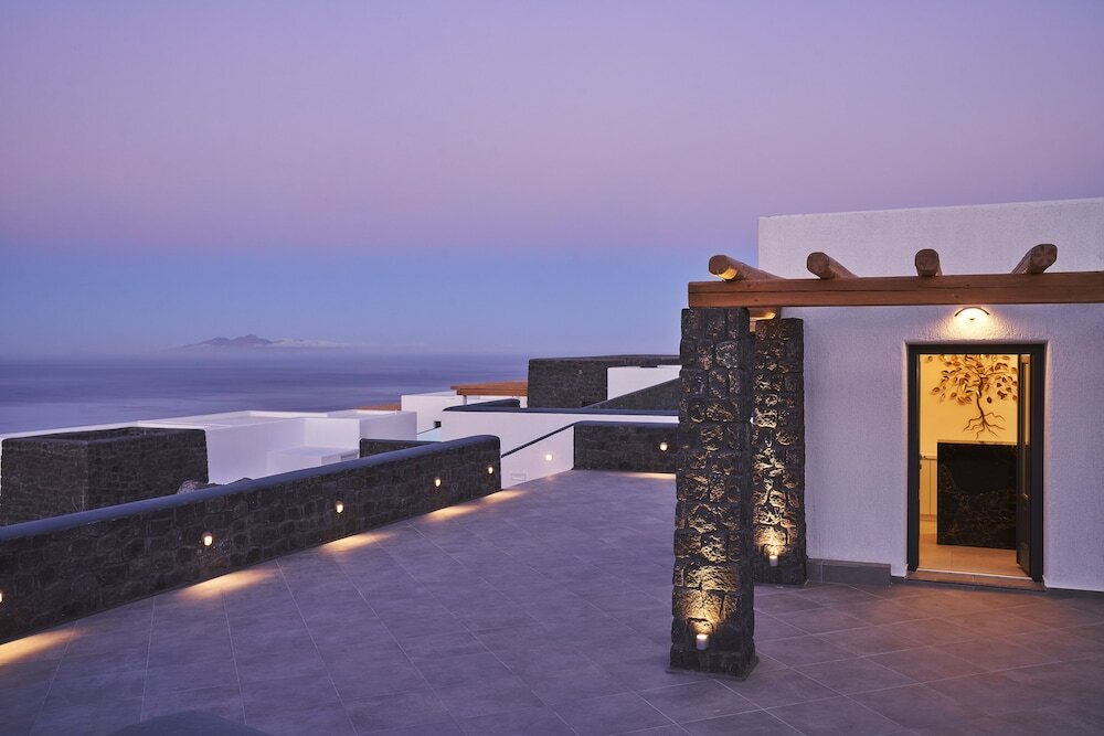 Фото Brilliance Suites - Adults Only