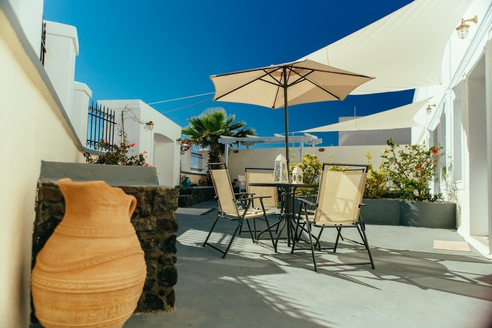 Фото Day One Fira Mansion