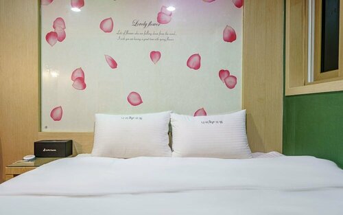 Гостиница Jinju Nabi Self Check-in Motel в Чинджу