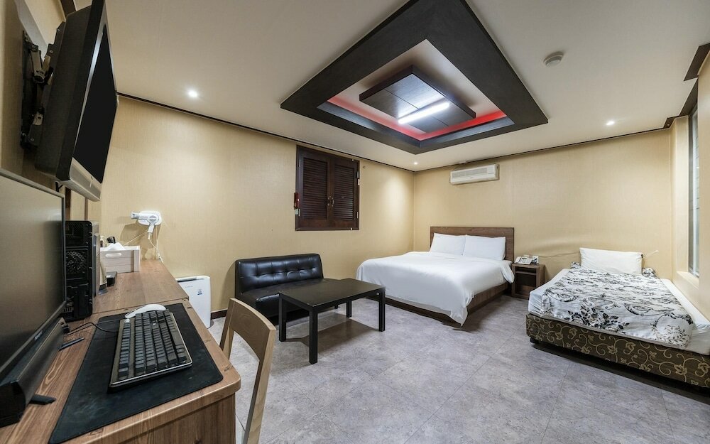 Фото Incheon Black Hole