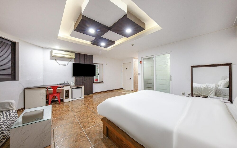 Фото Daejeon Yongjeon Savoy