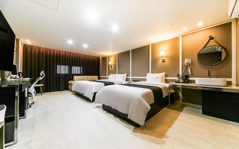 Фото Changwon Boutique Hotel Gung