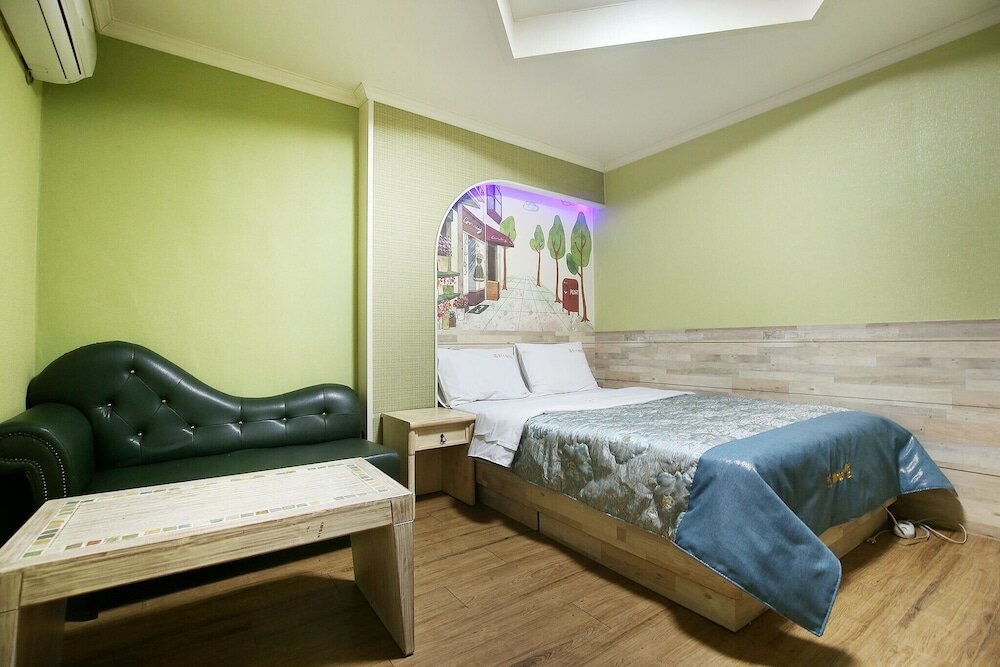 Фото Daejeon Yongjeon Some