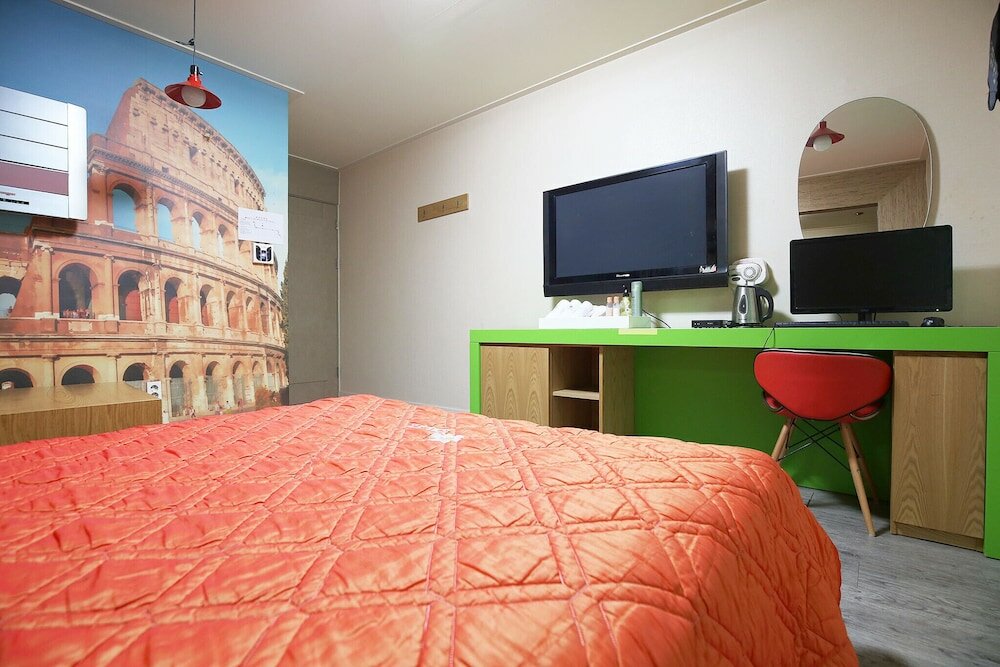 Фото Daejeon Wolpyeong M House