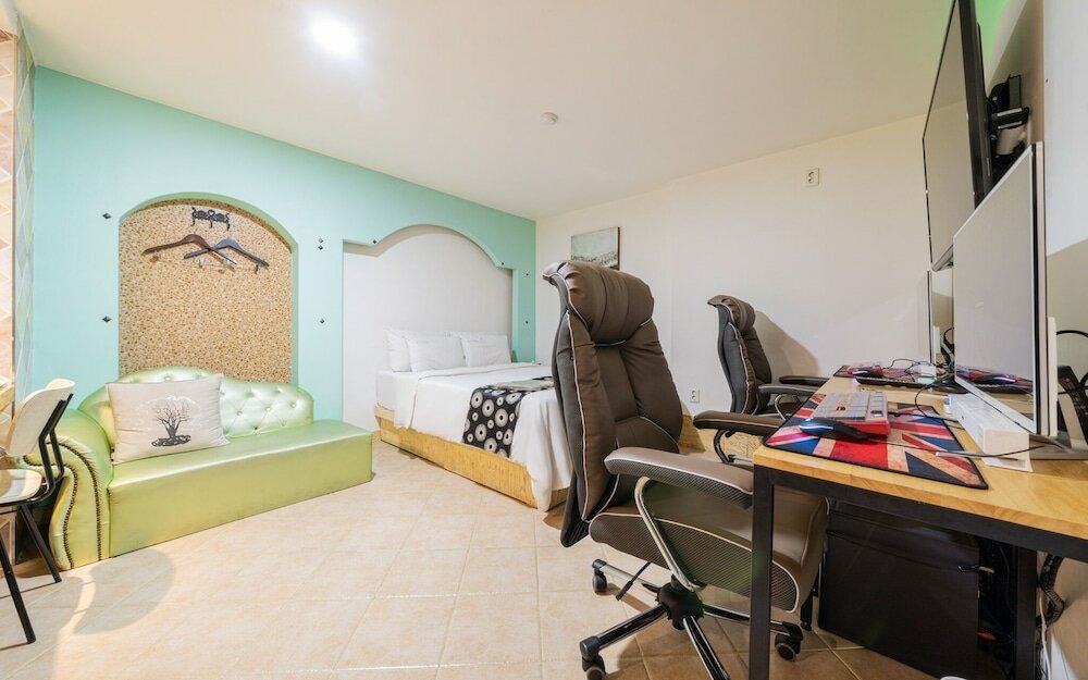 Фото Goyang Hwajeong Vole Hotel