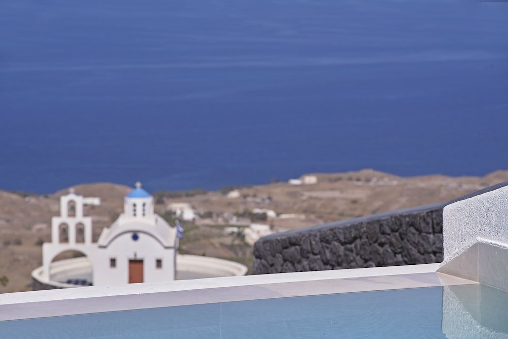 Фото Brilliance Suites - Adults Only