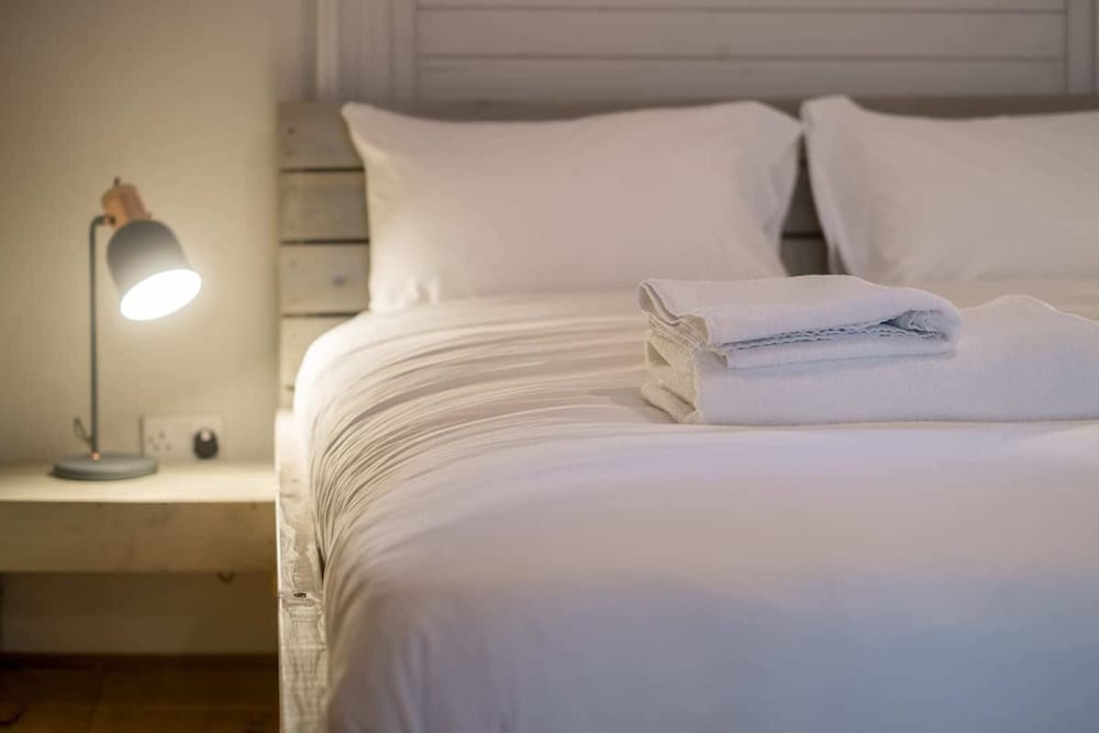 Фото Large Modern Studio Apartment by the Beach