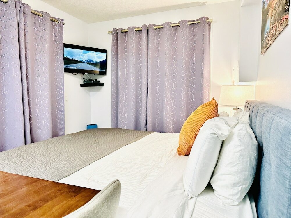 Фото One Studio with BBQ & a Huge Patio