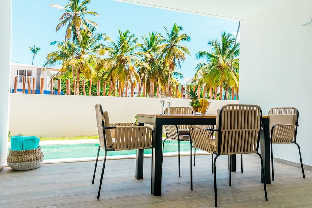 Фото Pool Garden Luxury Apt