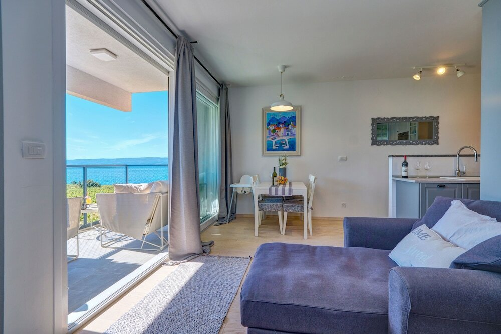 Фото Luxury Seaside Apartment