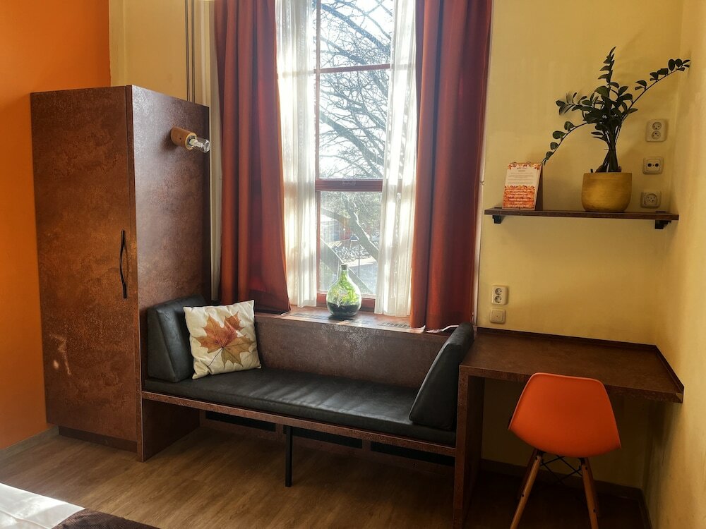 Фото Hotel De Plataan Delft Centrum