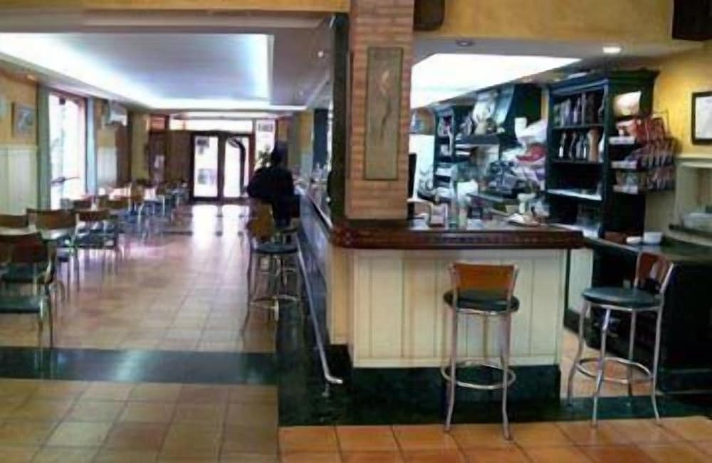 Фото Hotel Plaza Manjon