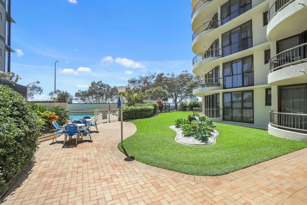 Фото Boulevard North Holiday Apartments