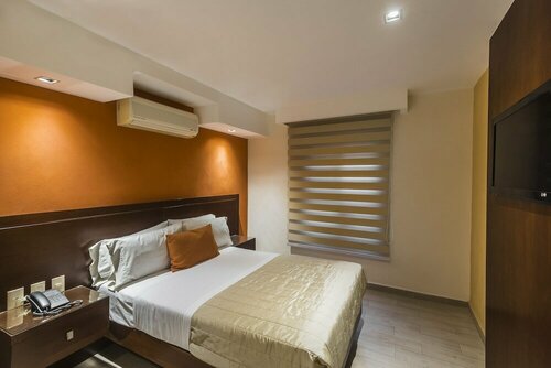 Гостиница Hotel Puerta Del Sol