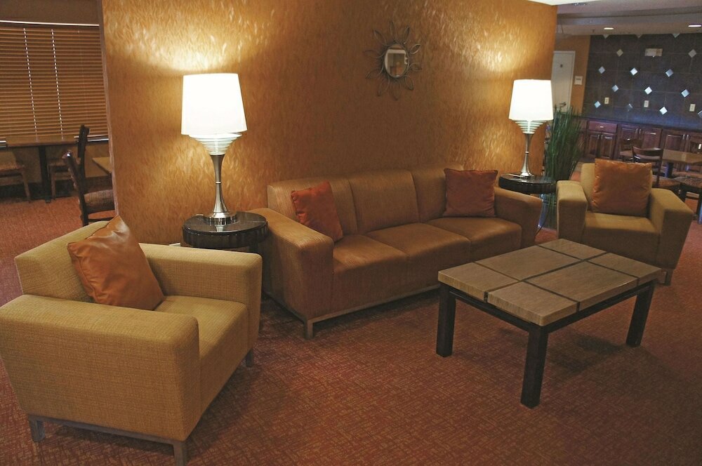 Фото La Quinta Inn & Suites by Wyndham Bismarck