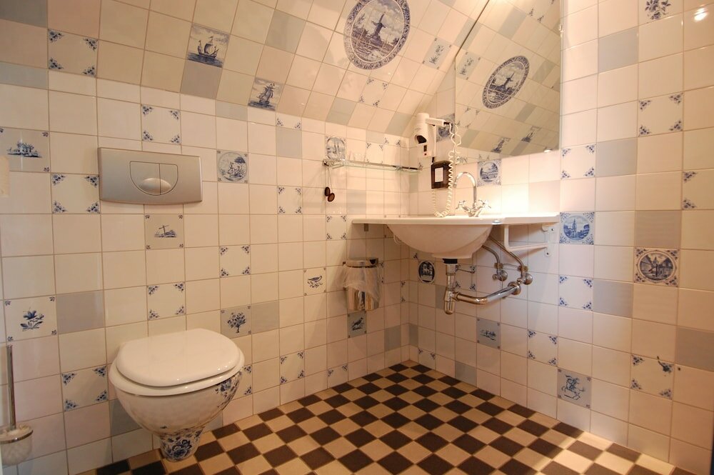 Фото Hotel De Plataan Delft Centrum