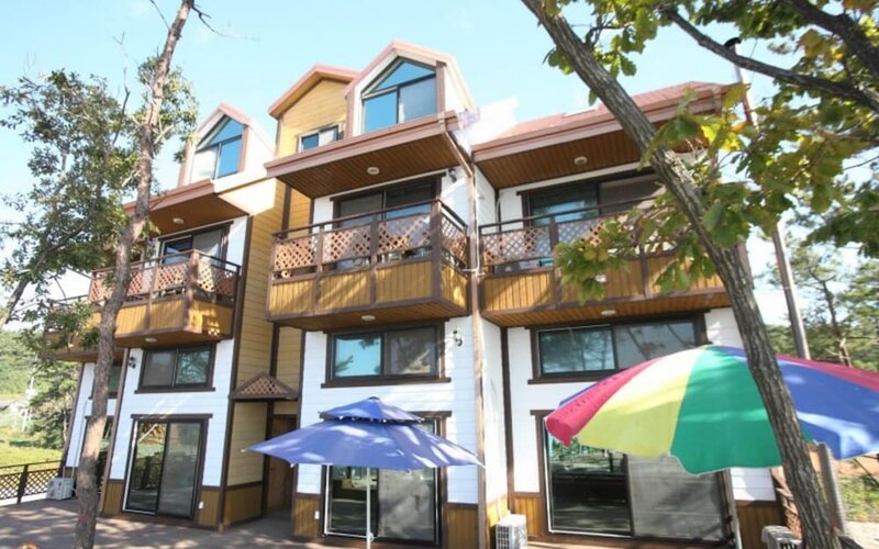 Гостиница Daebudo Rainbow Pension