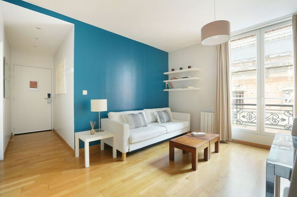 Фото Short Stay Group Museum View Serviced Apartments