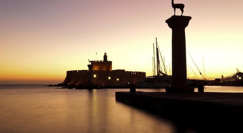 Фото Royal Apart Hotel