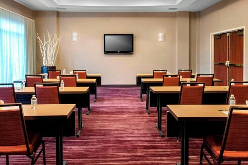 Гостиница Courtyard by Marriott Newark Elizabeth в Элизабет