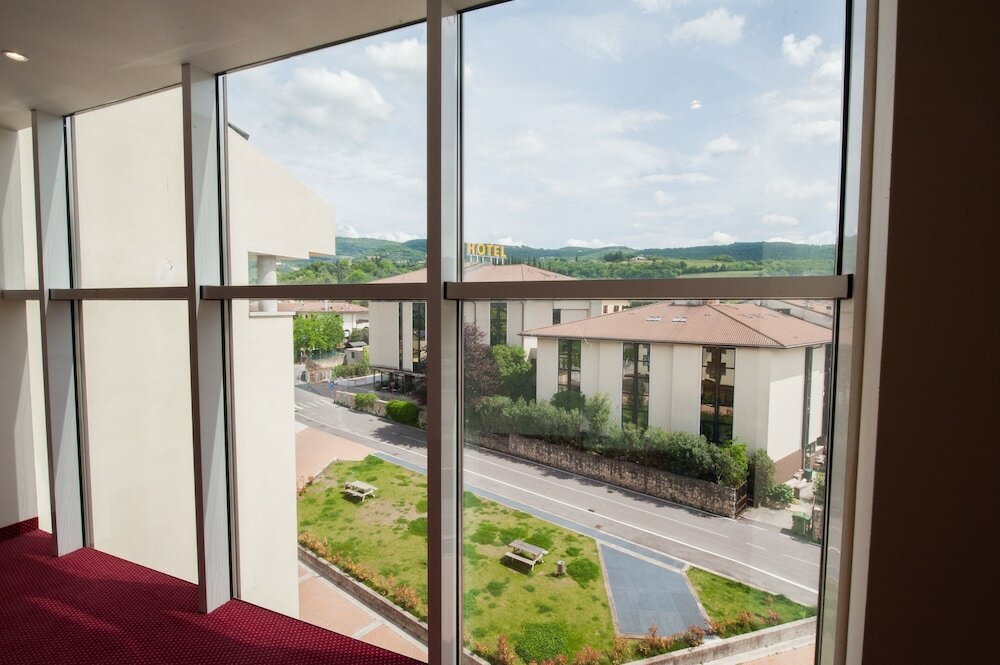 Фото Kona Hotel Verona