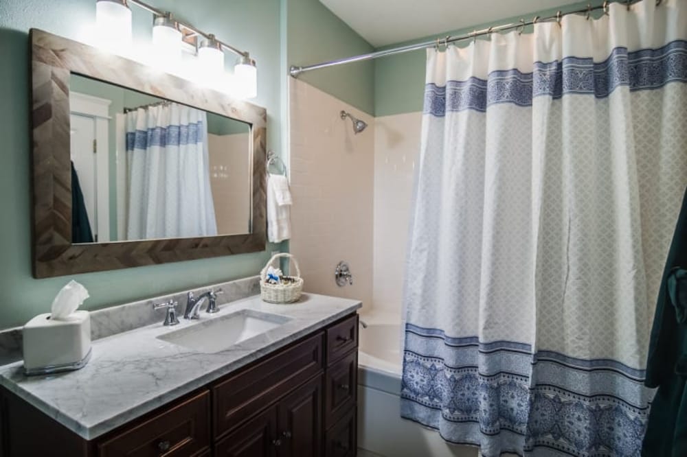 Фото Campbell House Inn