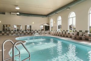 Гостиница Days Inn & Suites by Wyndham Thunder Bay