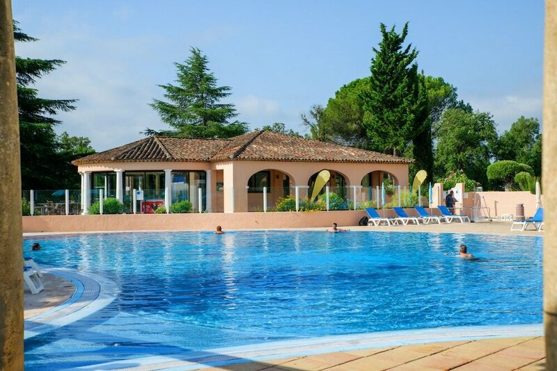 Гостиница Pierre & Vacances Résidence Les Parcs de Grimaud в Гриме