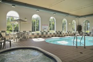 Гостиница Days Inn & Suites by Wyndham Thunder Bay