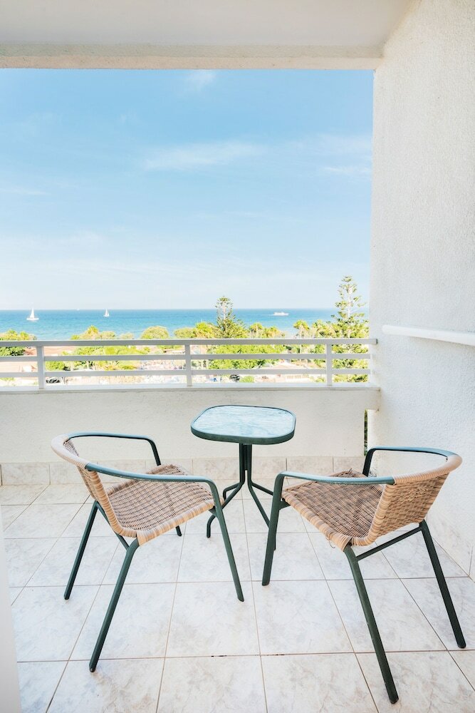 Фото Atlantis Hotel